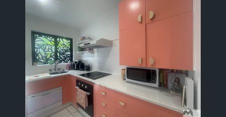 TOWNHOUSE – ACROSS FROM THE BEACHFRONT - Photo 2