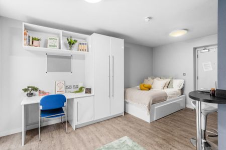 1 bedroom in a flat share to rent - Photo 3