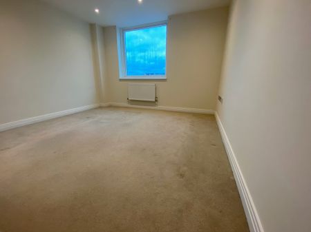 Empire House, Welwyn Garden City - Photo 2