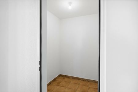 2-room apartment in very sunny area - Photo 2