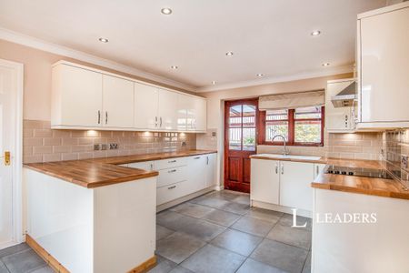3 bedroom bungalow to rent Old Road, Whittington, WR5 - Photo 2