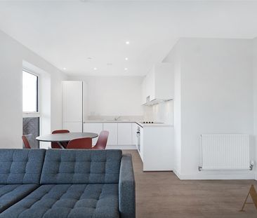 East Acton Lane, Acton - Photo 6