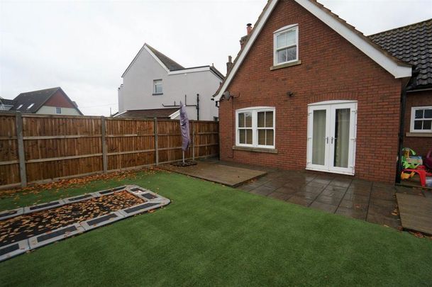3 bedroom detached house to rent - Photo 1