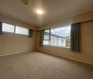 Quaint Home with New Carpets - Macleans College Zone - Photo 6