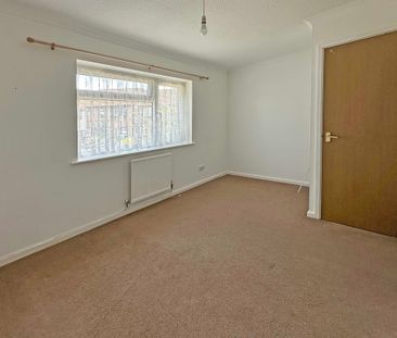 2 bedroom Two Bedroom Terrace House to rent - Photo 4
