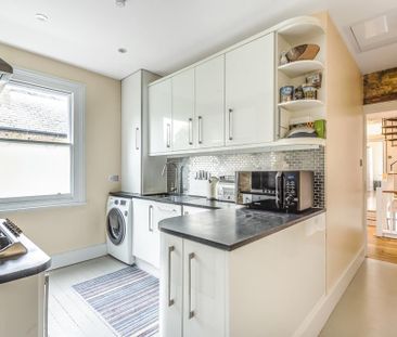 3 bedroom flat to rent - Photo 5