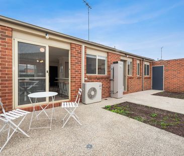 Lovely, Low Maintenance Living - Photo 5