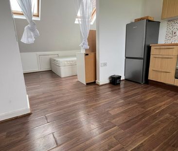 Studio Flat, Higham Road, N17 - Photo 3