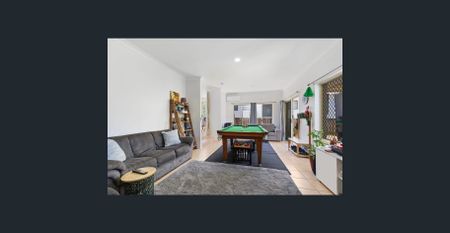 Spacious Family Living in Peaceful Elanora - Photo 2