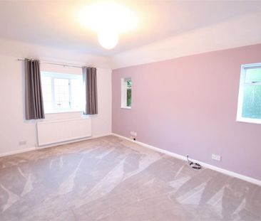 4 bedroom detached house to rent - Photo 6