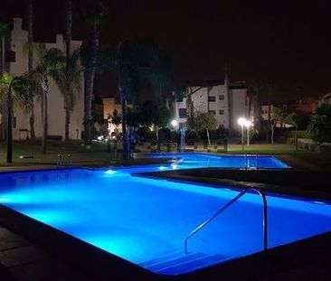Alquiler de chalet adosado en Calle a-Roda Golf, 7 a - Photo 2