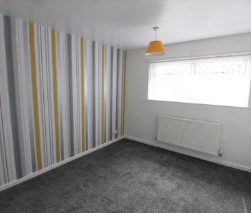 3 bedroom end of terrace house to rent - Photo 4