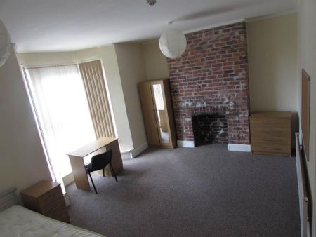 6 bedroom house to rent - Photo 3