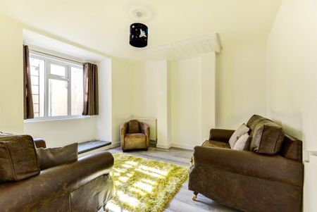 6 bedroom house to rent - Photo 2
