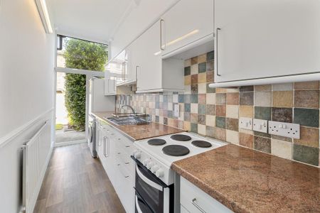 2 bedroom flat to rent - Photo 4