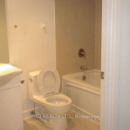 Yonge/Sheppard, Luxurious Open 1Bdrm 1Bath & Lockeré - Photo 4