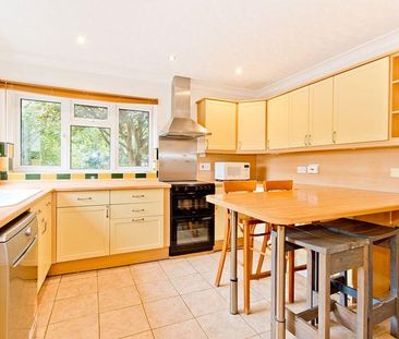 4 bedroom semi-detached house to rent - Photo 3