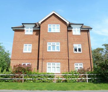 Alsager, Clements Mead, Leatherhead, Surrey, KT22 7FN - Photo 4