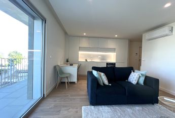 Apartamento T1 para Arrendamento com Varanda e Lugar de Estacionamento em Paranhos