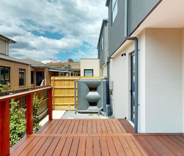 Fresh, Modern, and Minutes from the Beach - Photo 1