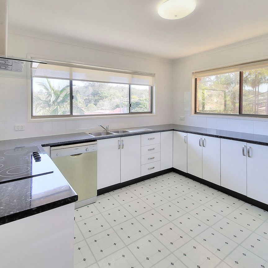 CAVENDISH RD CATCHMENT - POOL - ENTERTAINERS DELIGHT - Photo 1