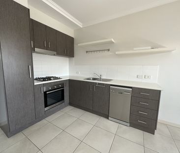 Perfect location & Convenient Living - Photo 1