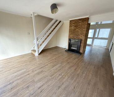 3 bedroom terraced house to rent - Photo 4