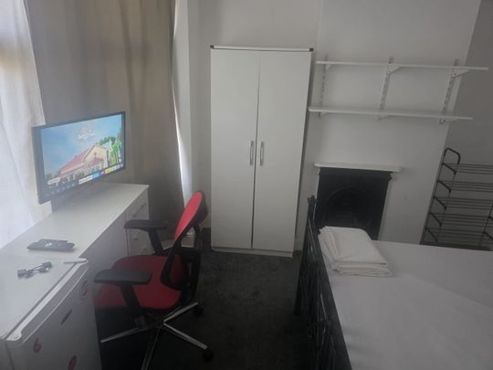 Room in a Shared House, George Elliot Road, CV1 - Photo 1