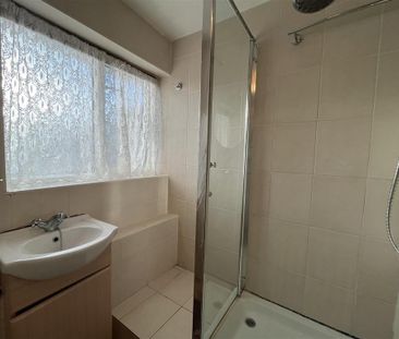 3 bedroom apartment to rent - Photo 6