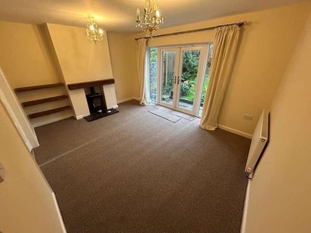Bournes Crescent, Halesowen, West Midlands, B63 - Photo 2