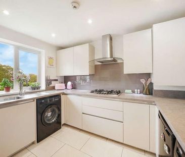 Sunbury Court Mews, Surrey, TW16 - Photo 1