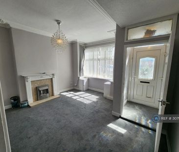3 bedroom semi-detached house to rent - Photo 4