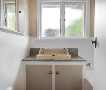 Family Home in Spreydon - Photo 2