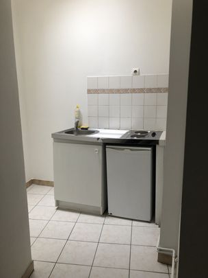 T1 à louer - Non Meublé - 12 Rue Saint Spire , 91100 Corbeil Essonnes - Photo 1