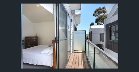 Act fast to secure this outstanding lifestyle opportunity in an enviable location. - Photo 2