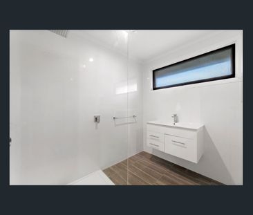 Immaculate Single Level Unit in Convenient Locale! - Photo 5