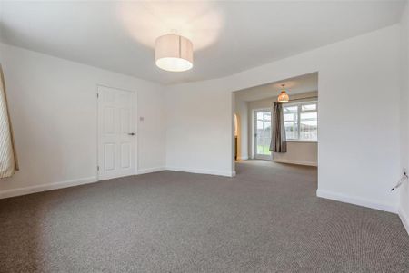 2 bedroom detached bungalow to rent - Photo 2