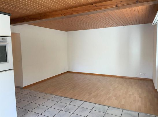 Charmante 2.5-Zimmer-Wohnung mit Balkon in Ferenbalm – sofort verfügbar! - Foto 1