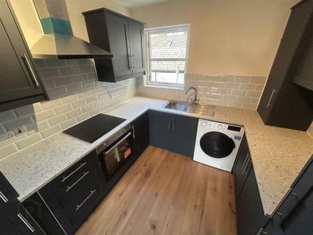 Flat 7 Helen's Way, 1 Station Square, Helen's Bay, BT19 1TN - Photo 4