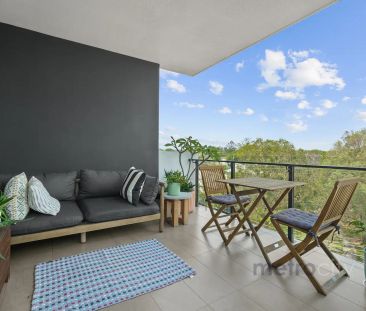 “Quiet Street in the best location!” - Photo 2