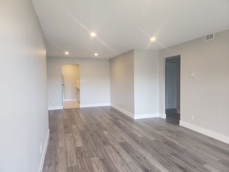 For Lease - 8800 Willoughby Drive Unit# 202, Niagara Falls, Ontario - Photo 2