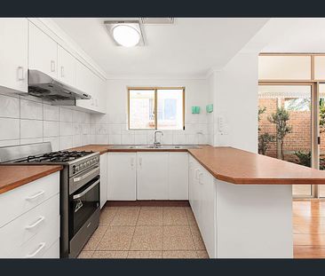 Double- brick, Three Bedroom Townhouse - Photo 4