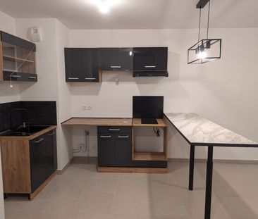 Location Appartement 2 pièces 42m² ST JEAN DE LA RUELLE 45140 - Photo 1
