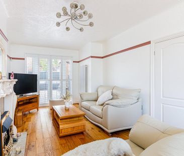 4 bedroom semi-detached house to rent - Photo 1