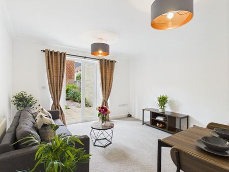 1 bedroom in a house share to rent - Photo 2