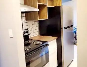 Main Floor Apartment Suite for Rent | 15105 121 St NW, Edmonton - Photo 1