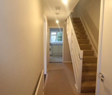 3 bedroom House To Let - Photo 2