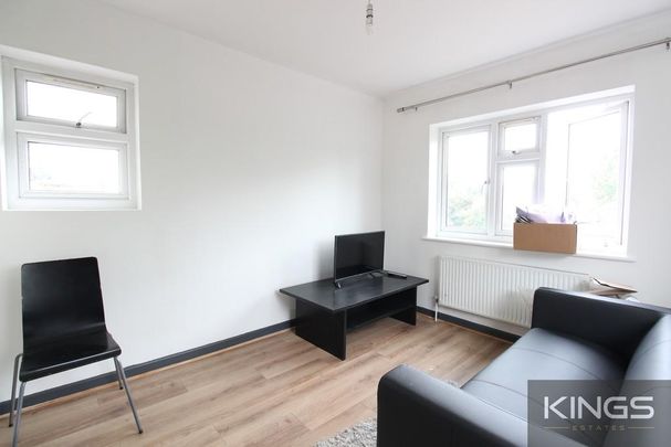 6 bedroom semi-detached house to rent - Photo 1