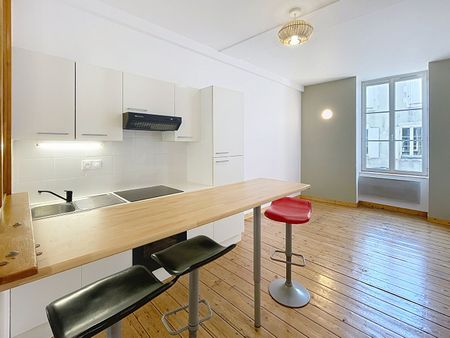 Location Appartement 2 pièces 32m² LA ROCHELLE 17000 - Photo 2