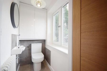 3 Bedroom Detached To Let - Photo 2